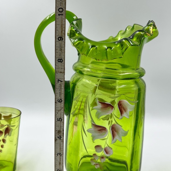 ANTIQUE EMERALD GREEN HAND-PAINTED BLOWN GLASS LEMONADE PITCHER & 4 GLASSES - Picture 6 of 8